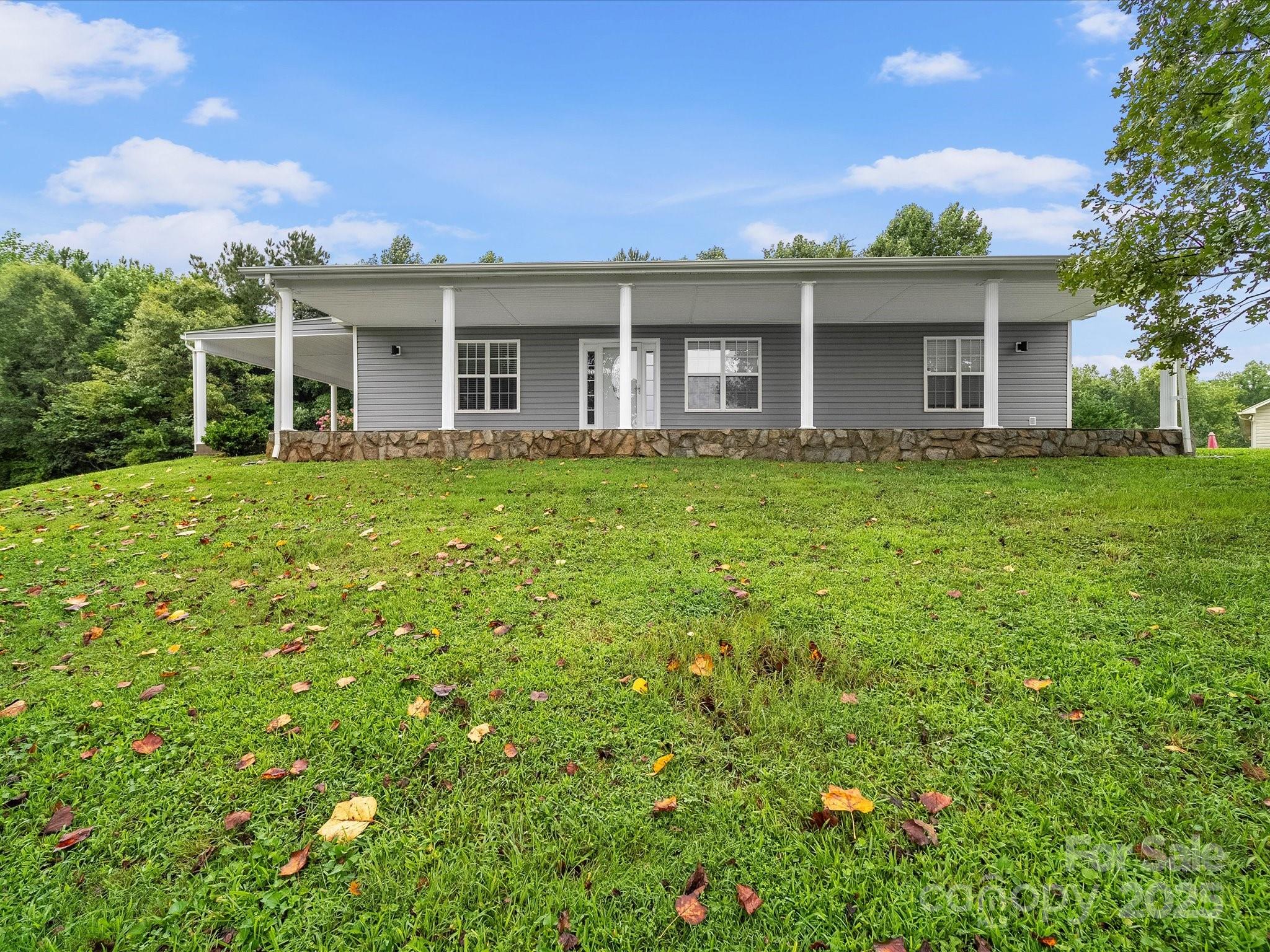 1585 Nathanial Street