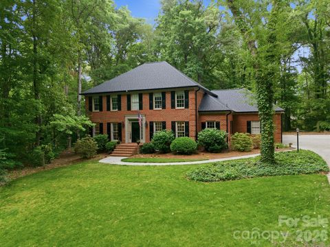 Photo of 1526 Chadmore Lane NW, Concord, NC 28027 (MLS # 4385100)