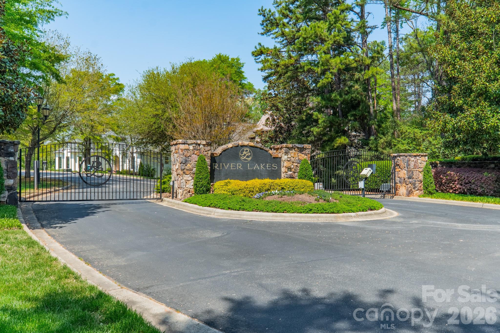 River Lakes - Residential