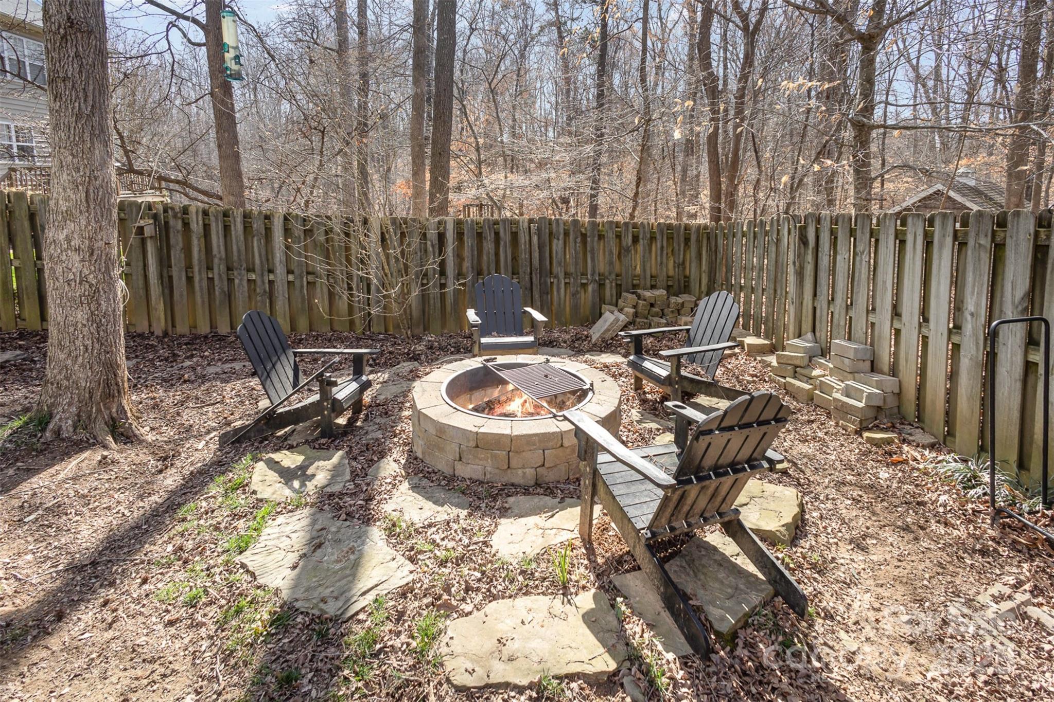 Charlotte, North Carolina 28214, United States, 4 Bedrooms Bedrooms, ,3 BathroomsBathrooms,Residential,Under Contract,78610