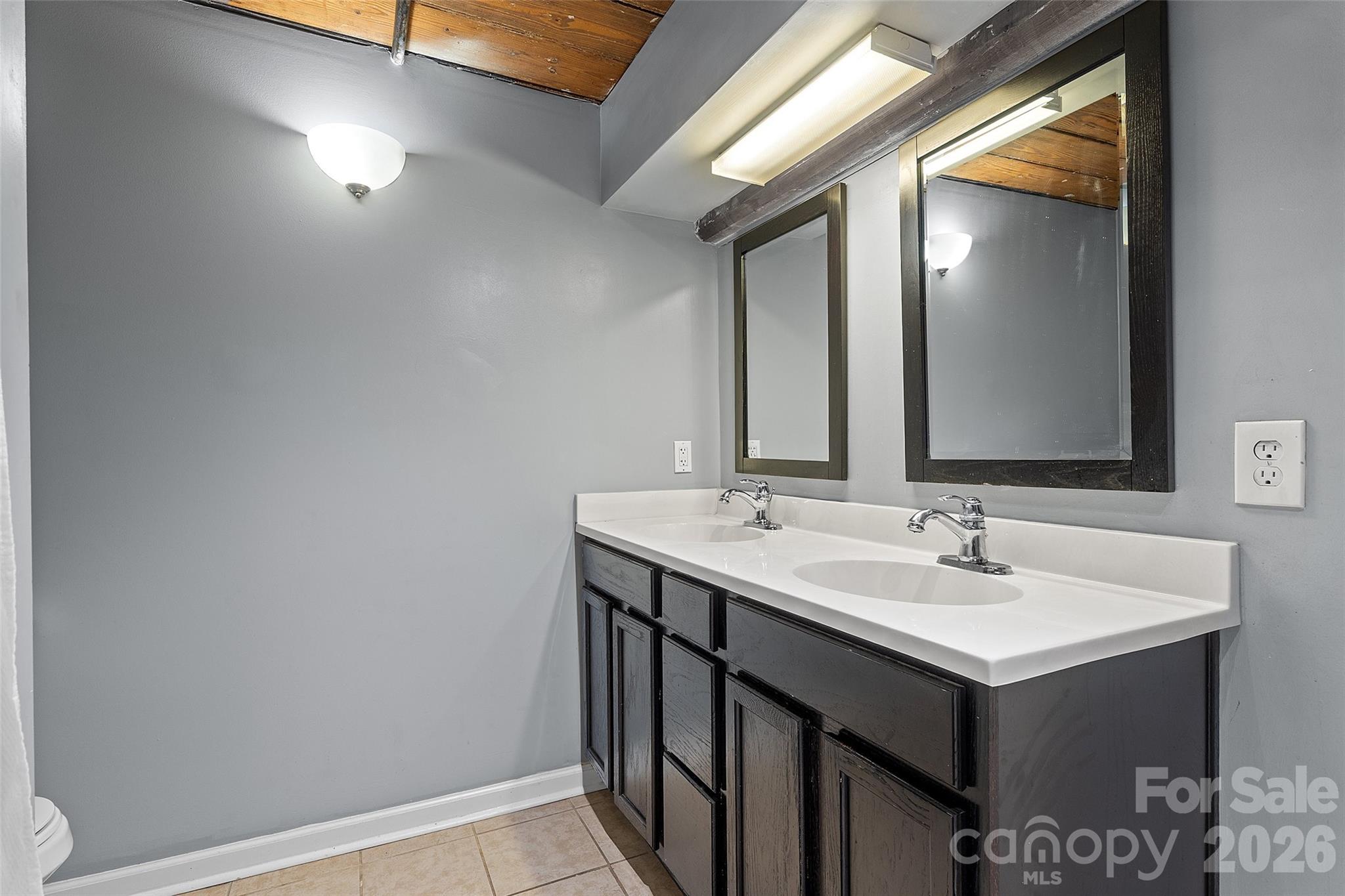 FoxRidge Lofts - Residential