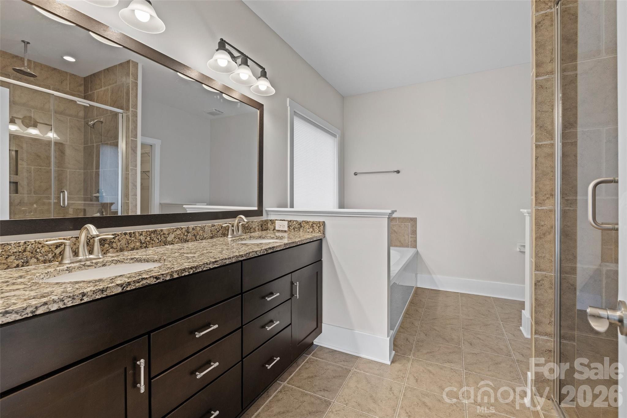 Tega Cay - Residential