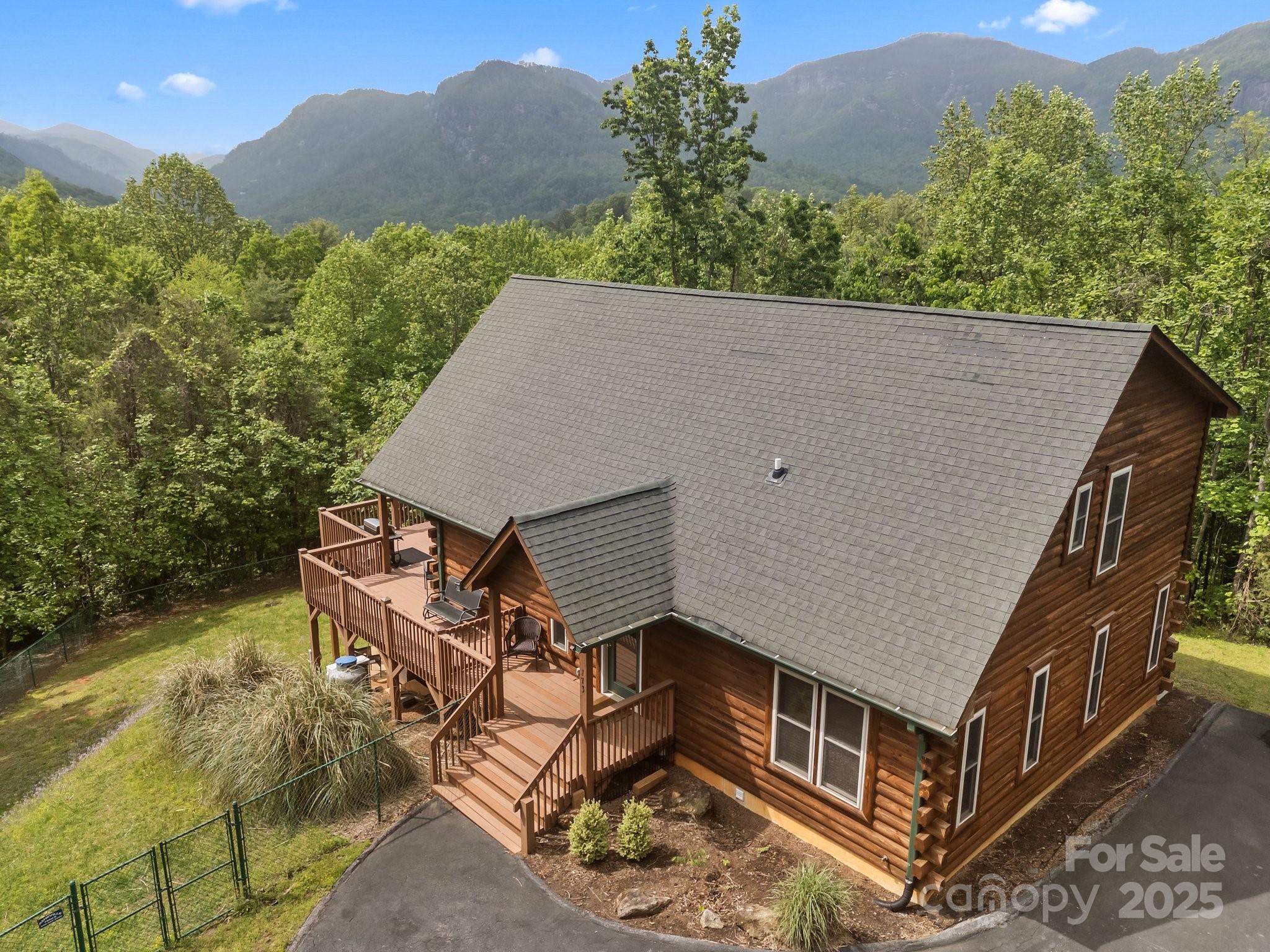 173 Mistletoe Park