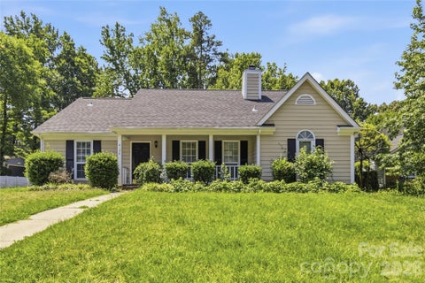 Photo of 6136 Sunbridge Court, Charlotte, NC 28269 (MLS # 4401311)