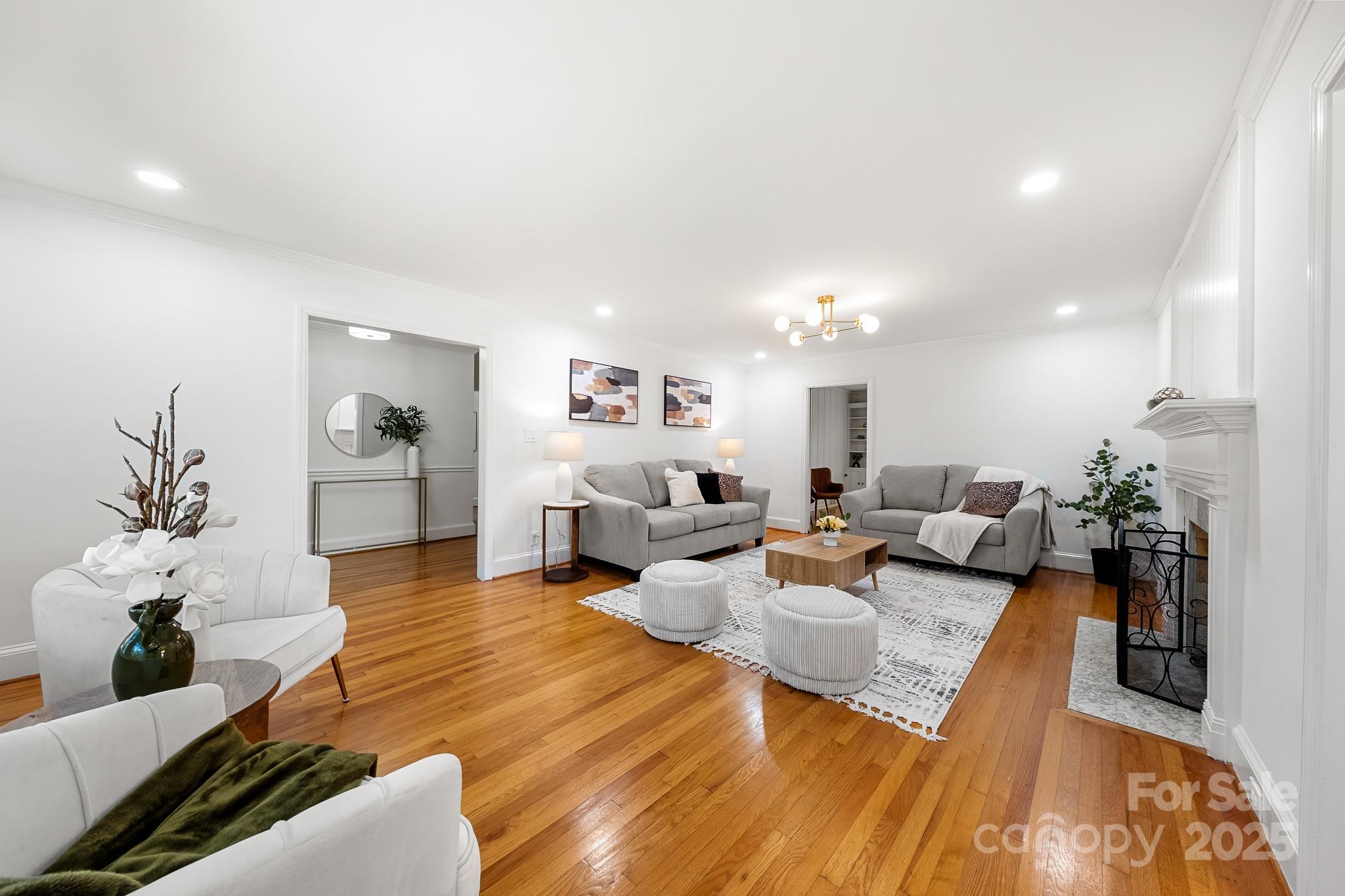 1081 Evergreen Circle