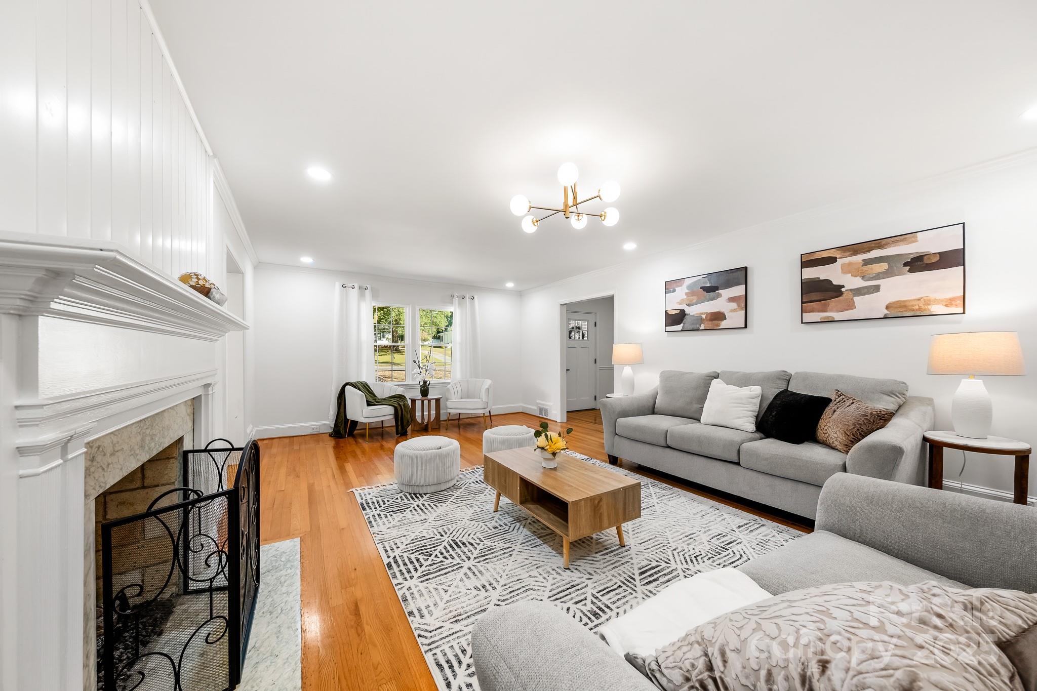 1081 Evergreen Circle