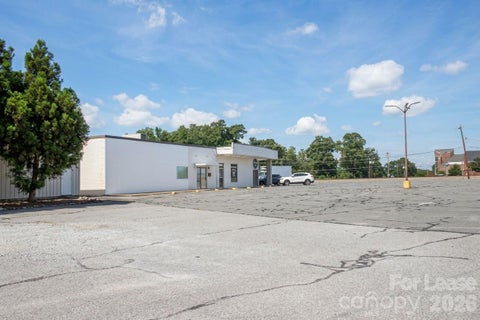 Photo of 130 33rd Street SW, Hickory, NC 28602 (MLS # 4426548)