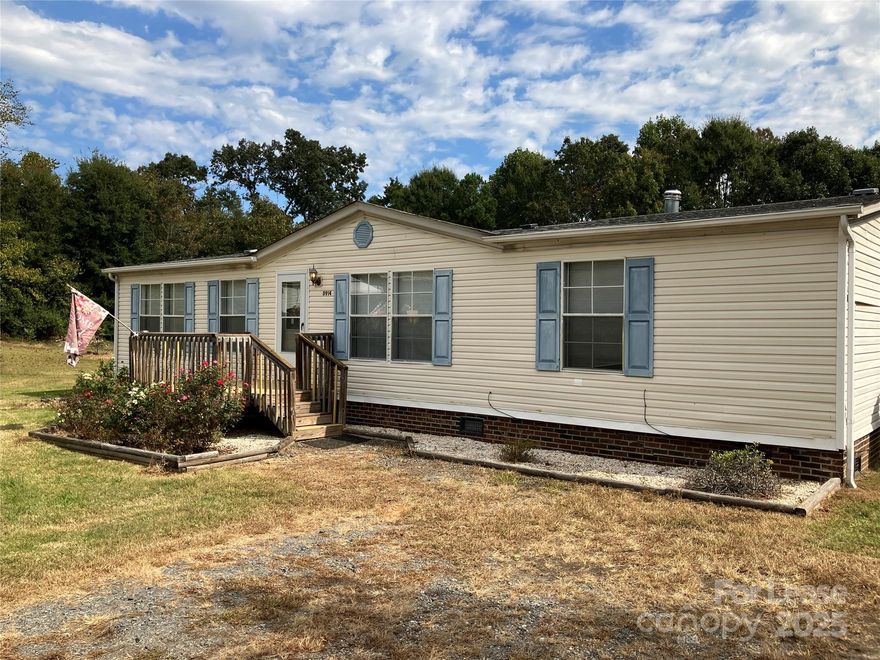 Great three bedroom, two bath double wide in the Mountain View area of Hickory. It features hardwoods in the living and dining rooms, a split floor plan with primary suite (attached full bath and closet) on the other side of the home with additional bedrooms and a full bath. Two decks out back and large yard. 

This home is pet friendly with a non-refundable pet fee. Please, no dangerous breeds.