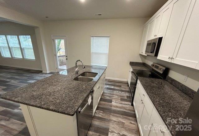 586 30th Avenue Circle NE