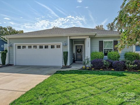 Photo of 5006 Looking Glass Trail, Denver, NC 28037 (MLS # 4310818)
