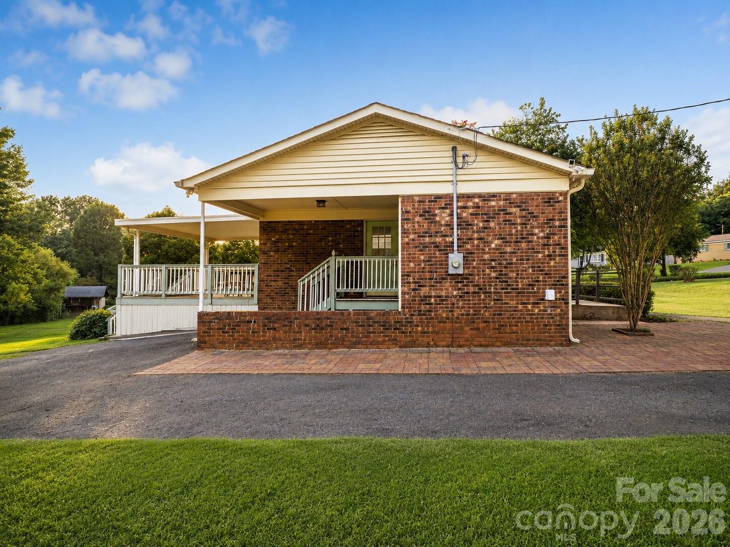 9716 Sunway Drive