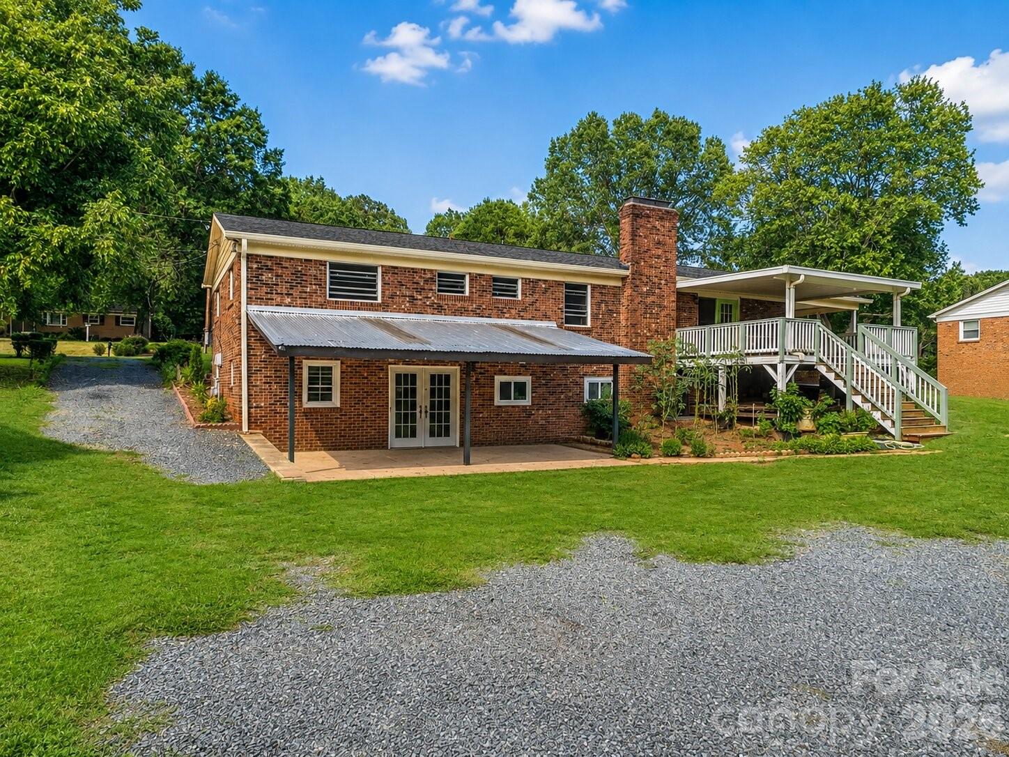 9716 Sunway Drive