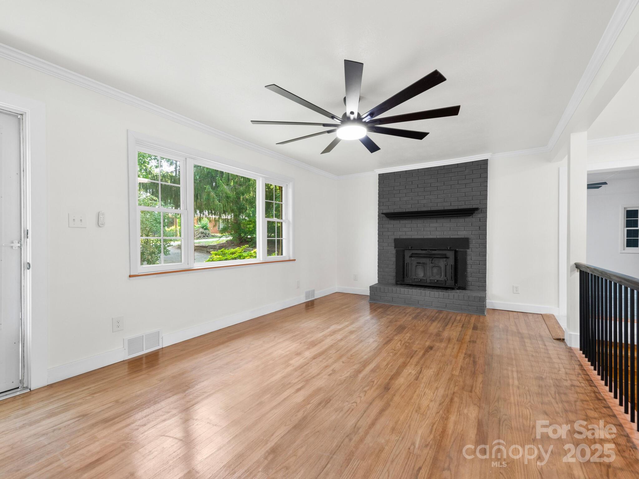 28 Pine Lane