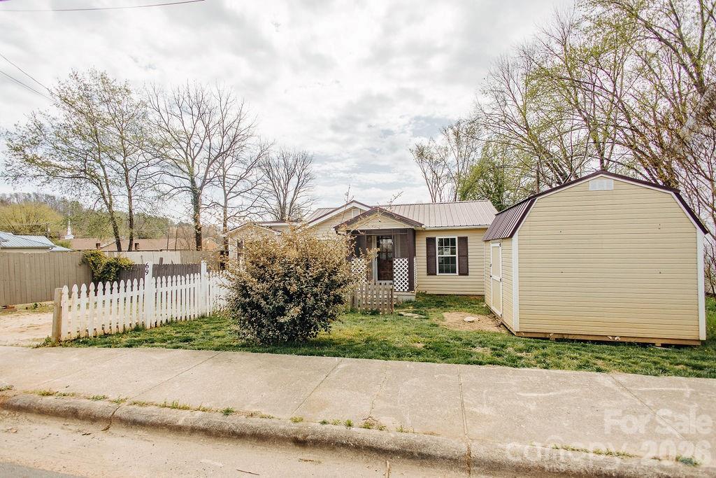 69 W Crawford Street