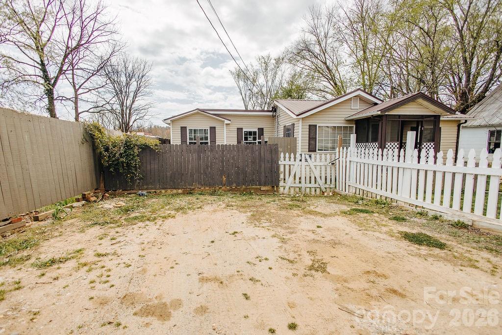 69 W Crawford Street