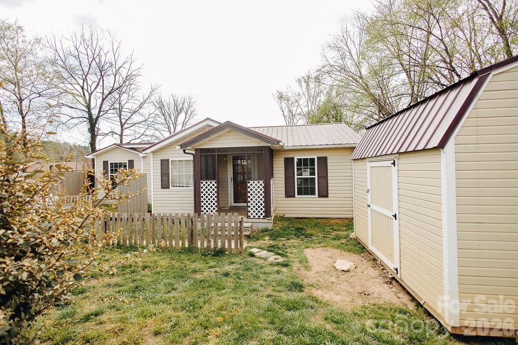 69 W Crawford Street