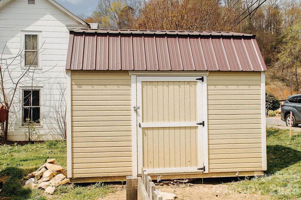 69 W Crawford Street