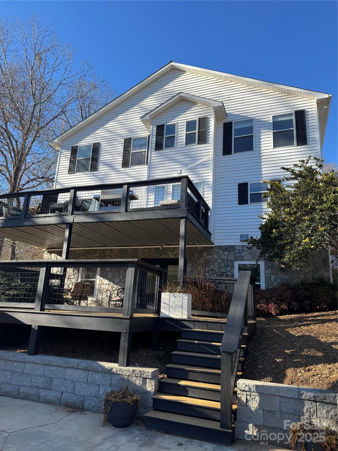 968 Plantation Drive