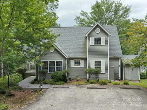 Photo of 40 Sanctuary Drive, Burnsville, NC 28714 (MLS # 4274475)