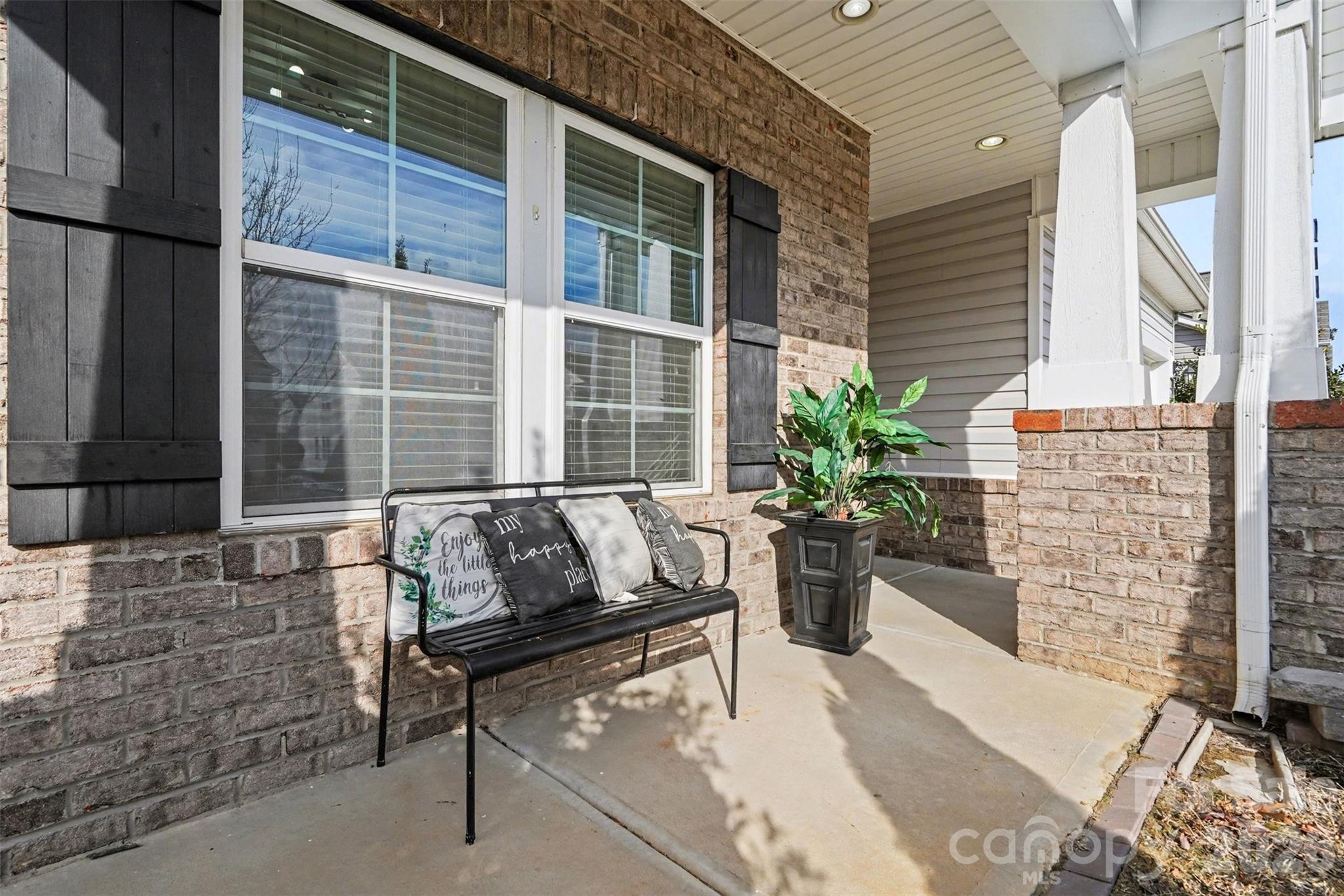 204 Paradise Hills Circle