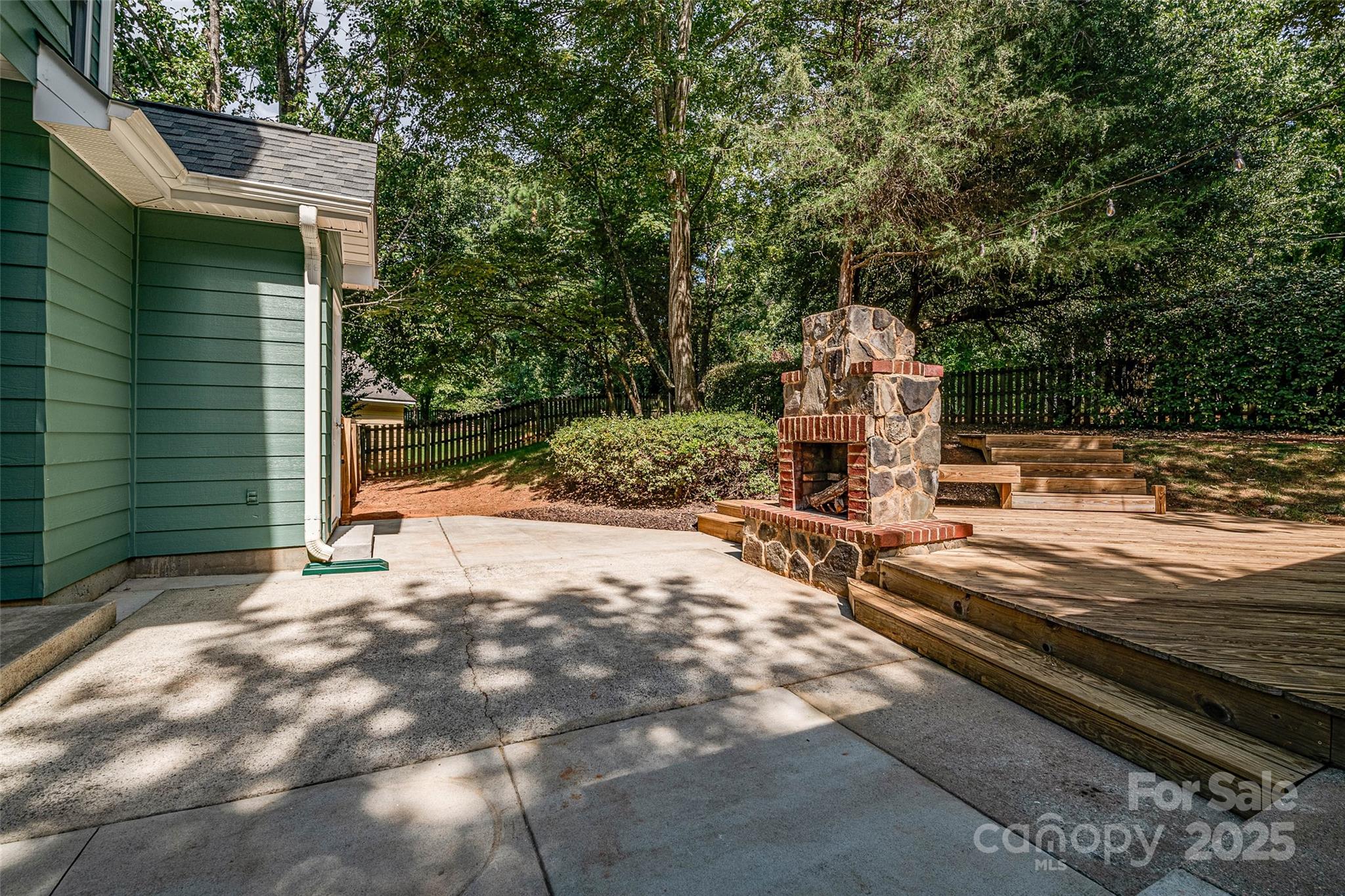 8232 Ballymore Court