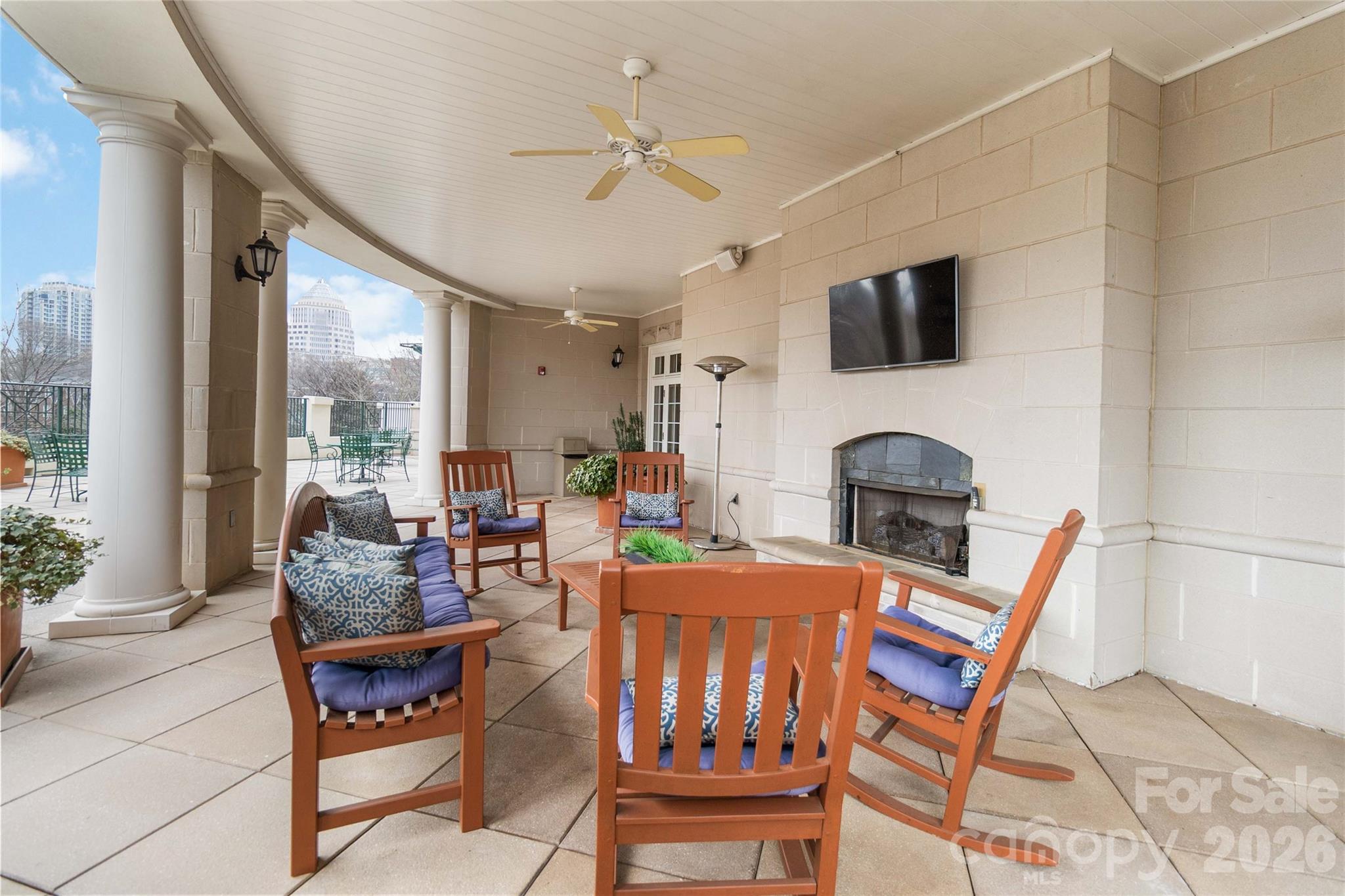 Fifth And Poplar - Residential