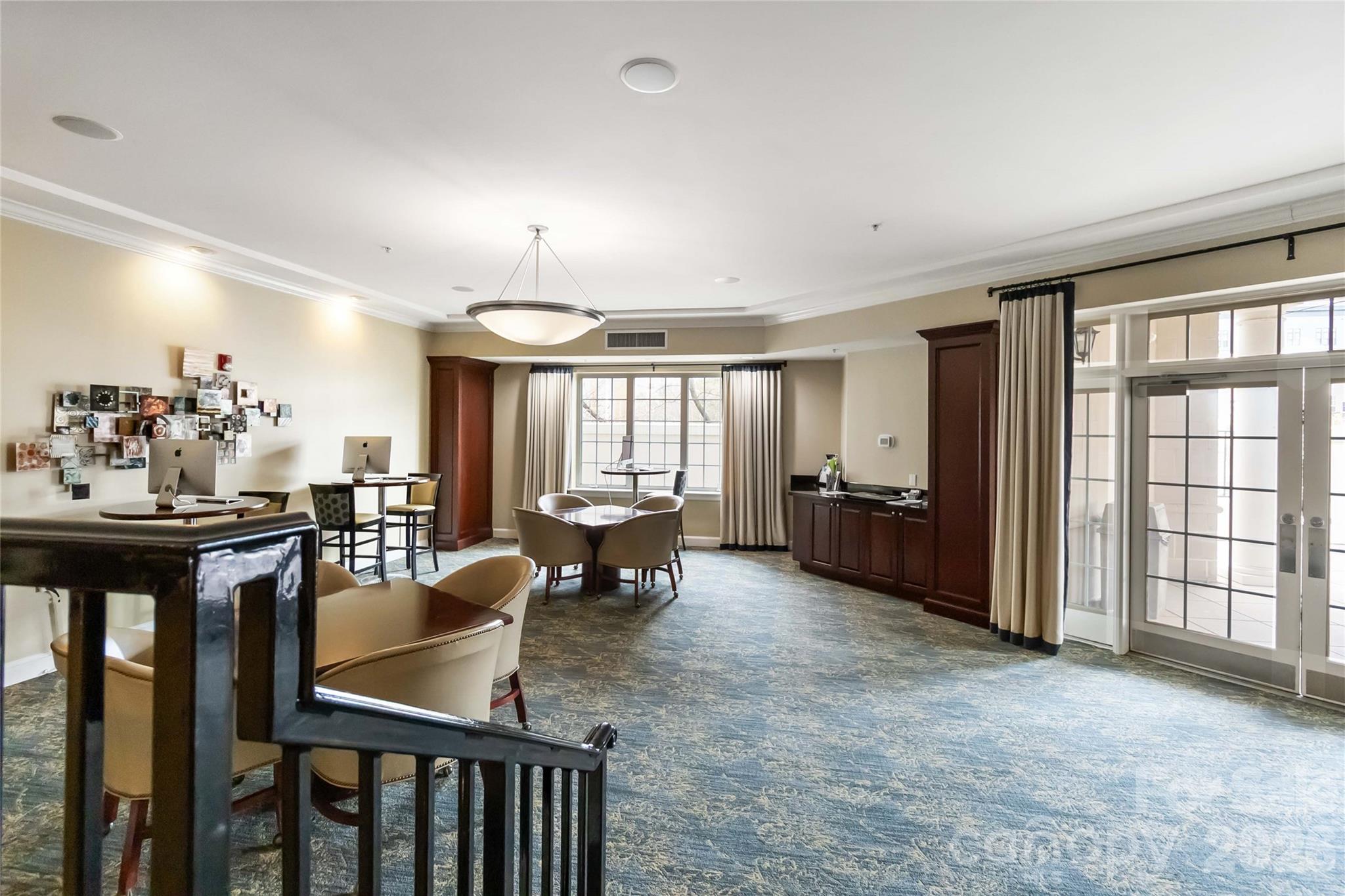 300 W 5th Street 333