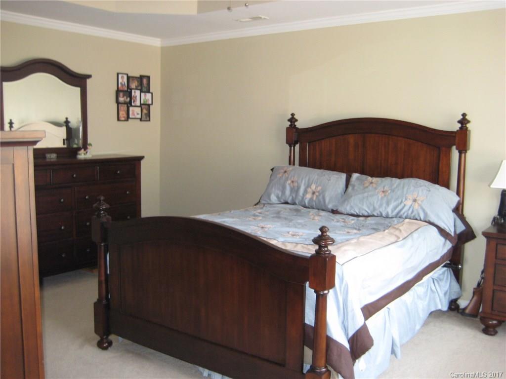 Ridge Pointe - Residential