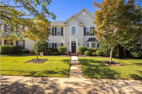 Photo of 16935 Hugh Torance Parkway, Huntersville, NC 28078 (MLS # 4314469)