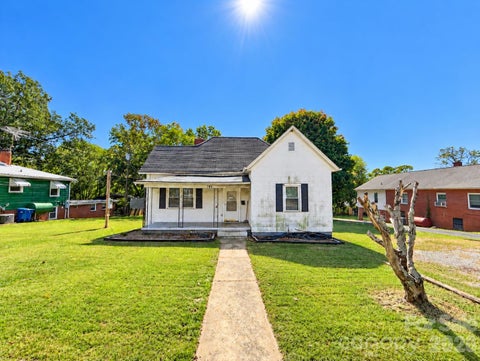 Photo of 745 6th Avenue SW, Hickory, NC 28602 (MLS # 4435003)