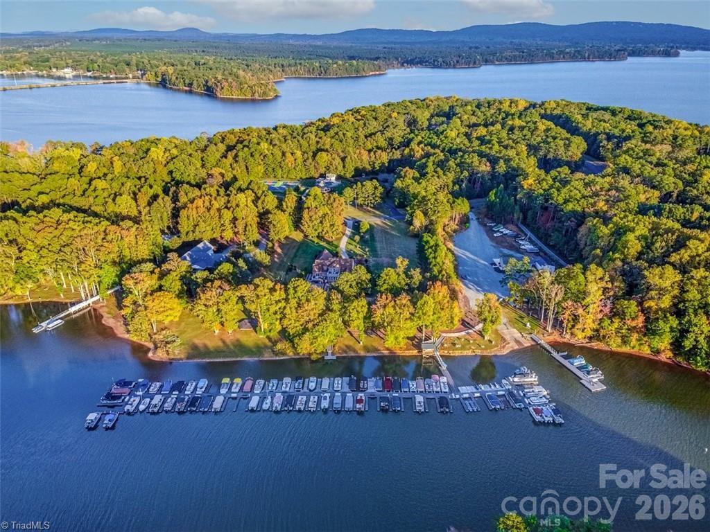 Yachtsmans Point - Land