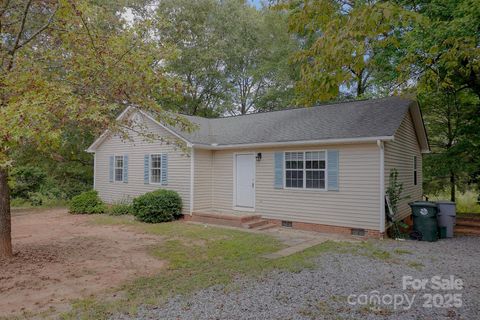 Photo of 201 Killian Circle, Clover, SC 29710 (MLS # 4309573)