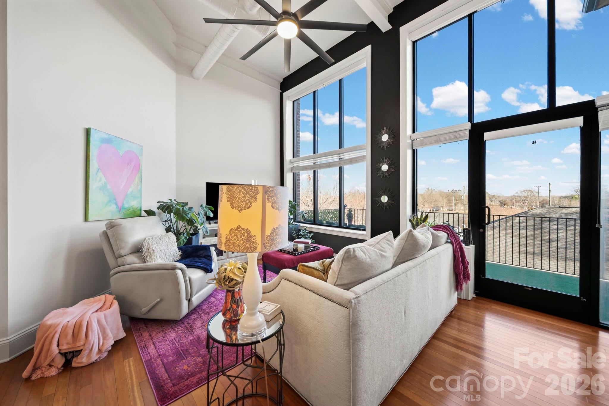 589 Catawba Street E 22