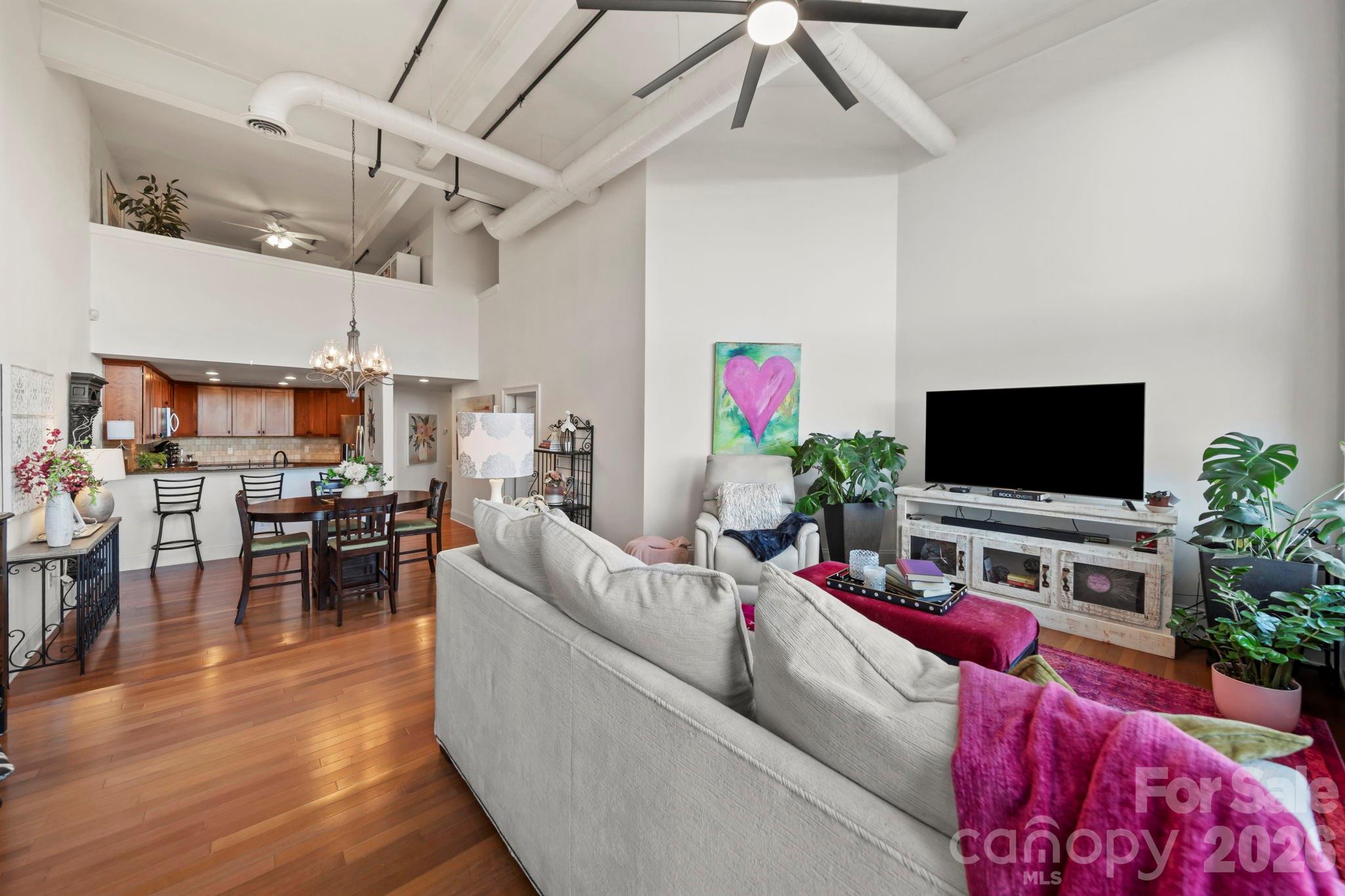 589 Catawba Street E 22