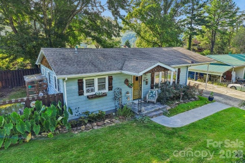 Photo of 550 Lickstone Road, Waynesville, NC 28786 (MLS # 4418798)