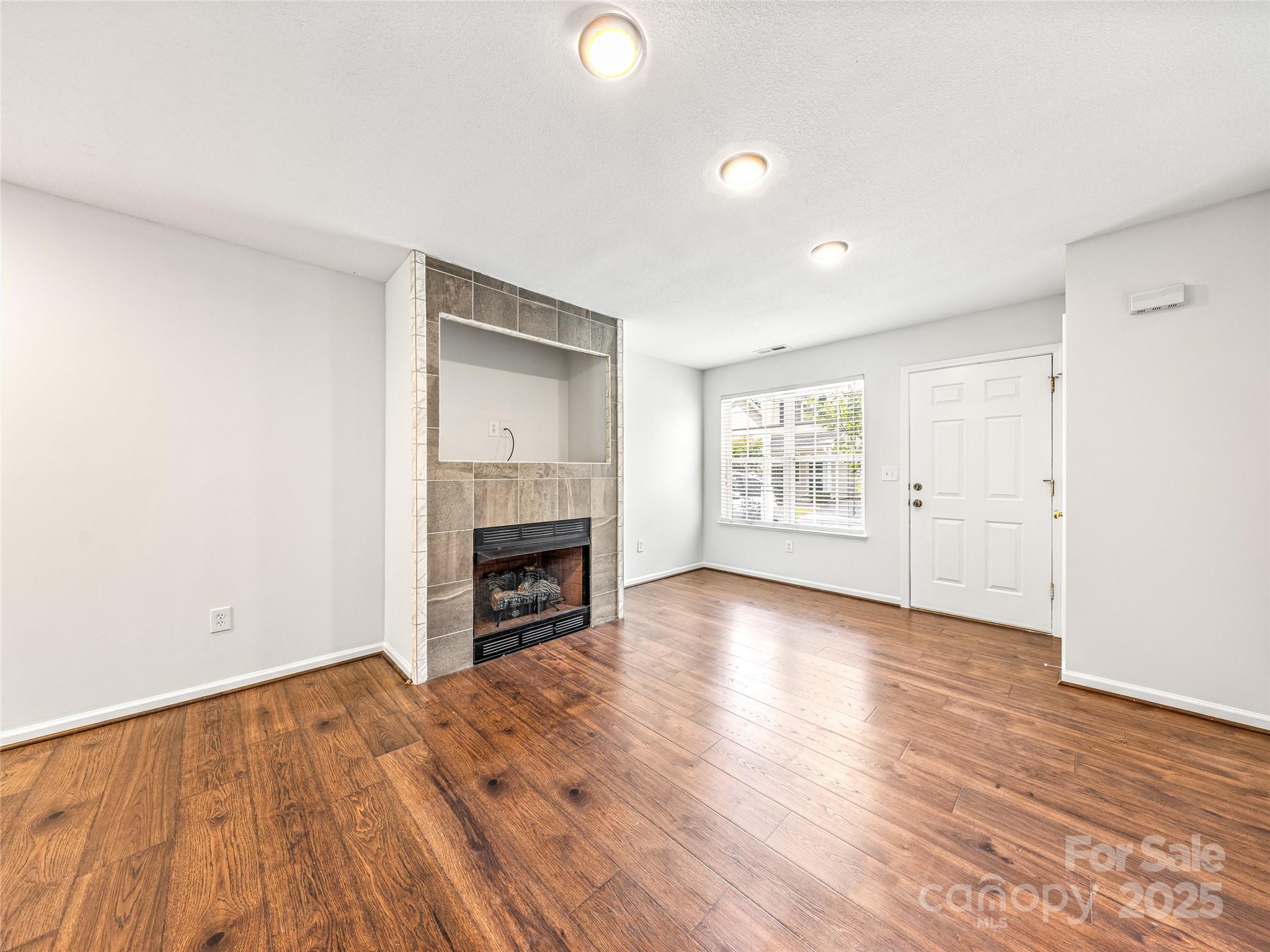 112 Creekside Drive