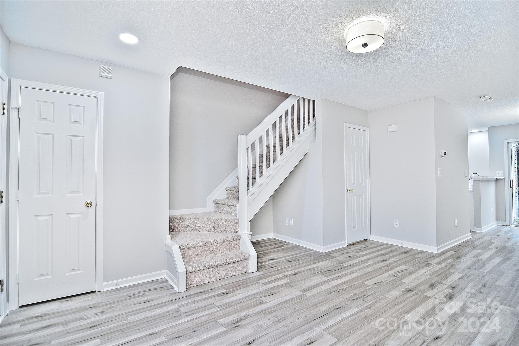 The Landing at Hickory Grove - Residential
