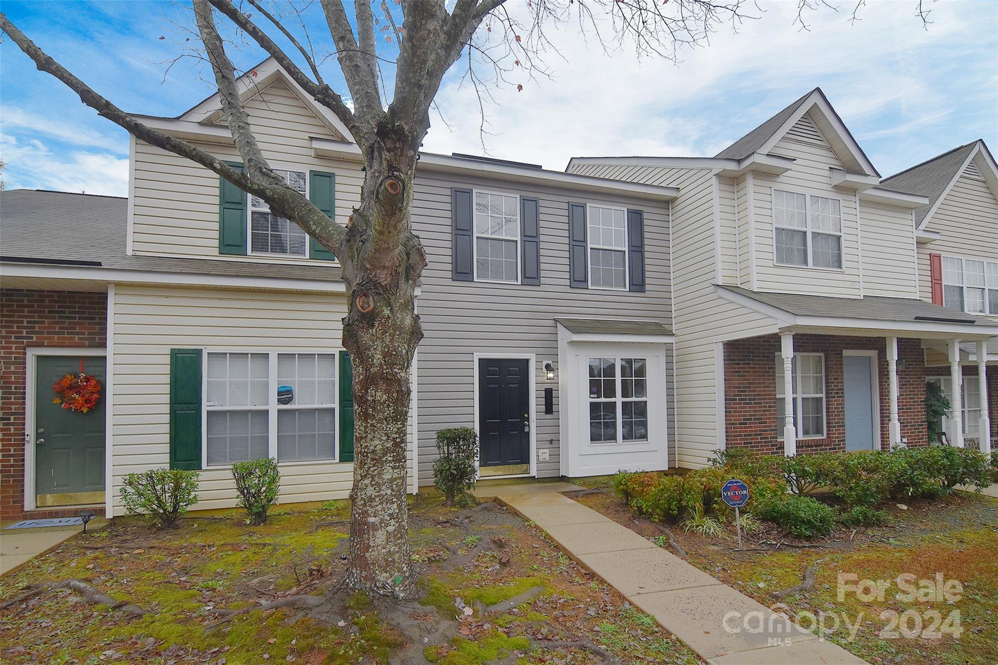 The Landing at Hickory Grove - Residential