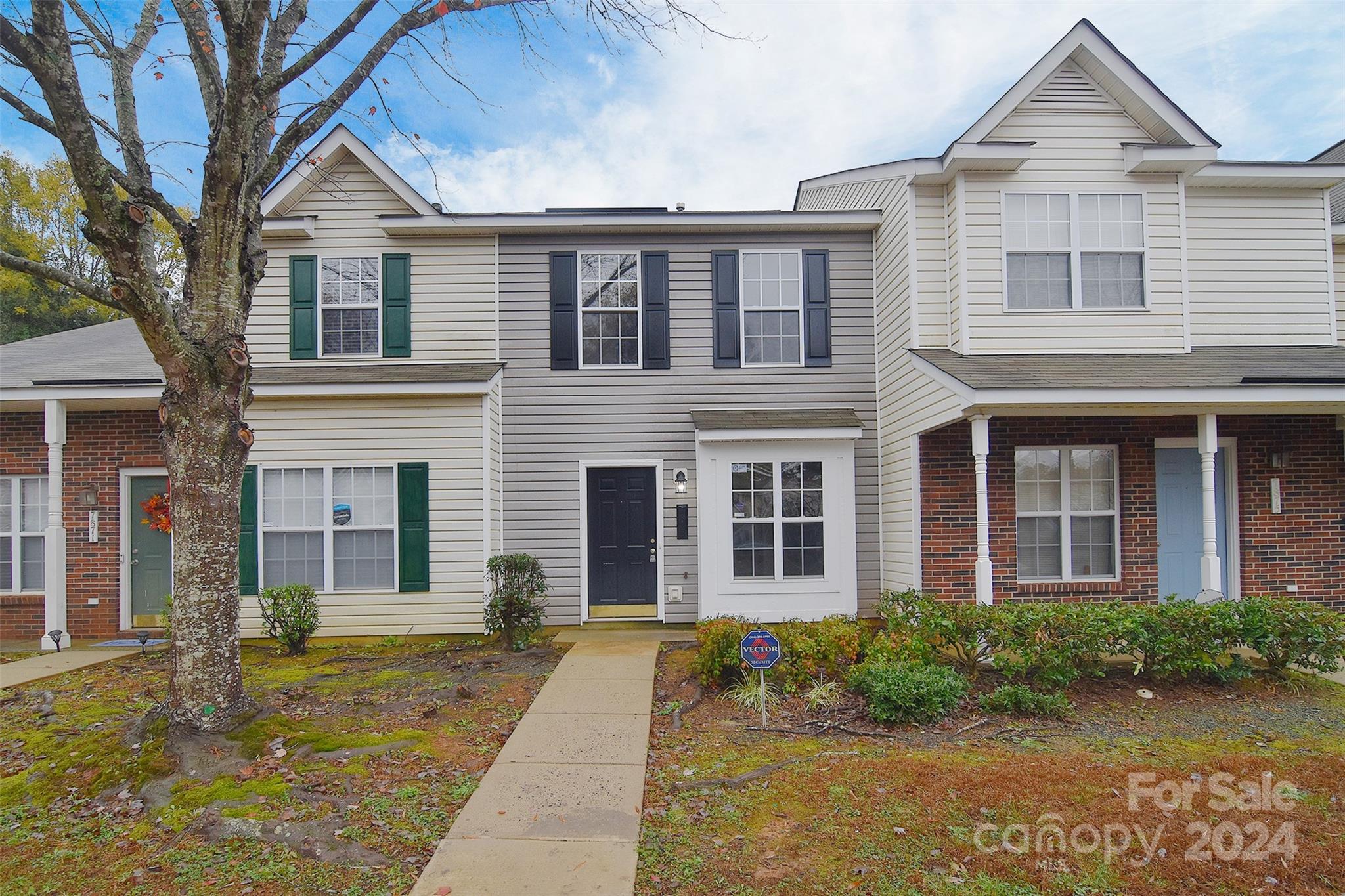 The Landing at Hickory Grove - Residential