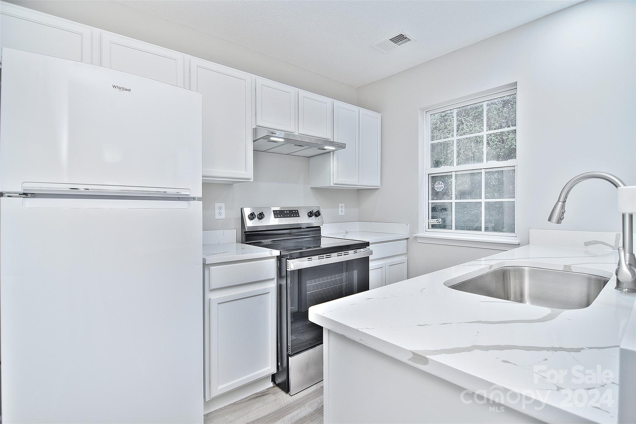 The Landing at Hickory Grove - Residential