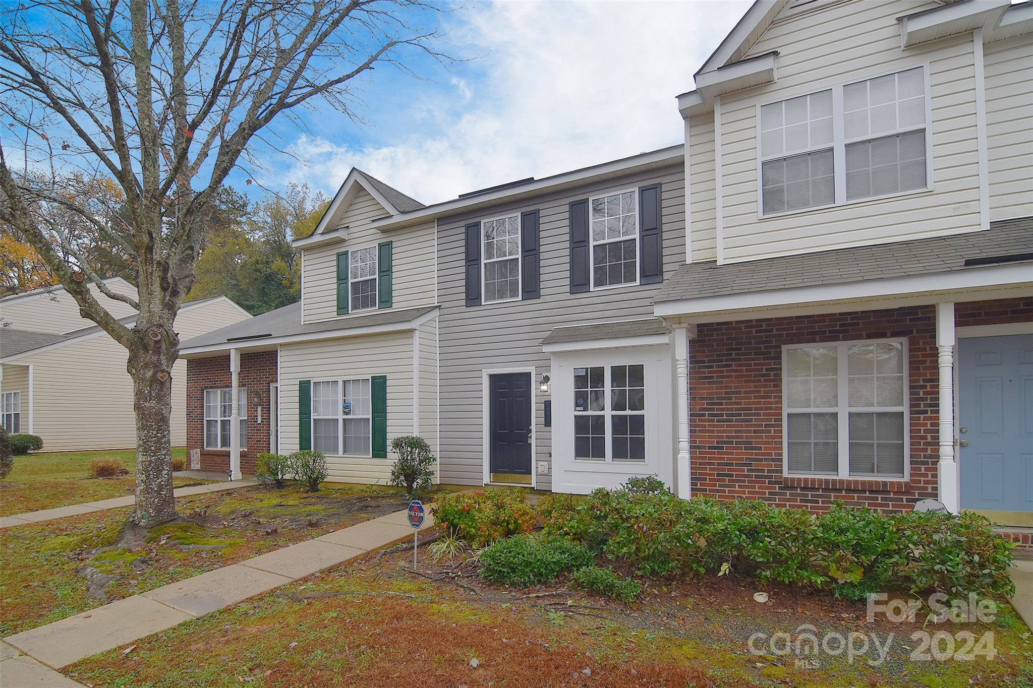 The Landing at Hickory Grove - Residential