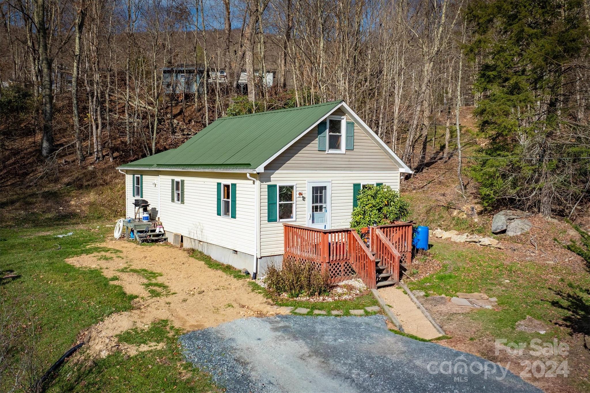344 & 348 Tumbling Brook Drive