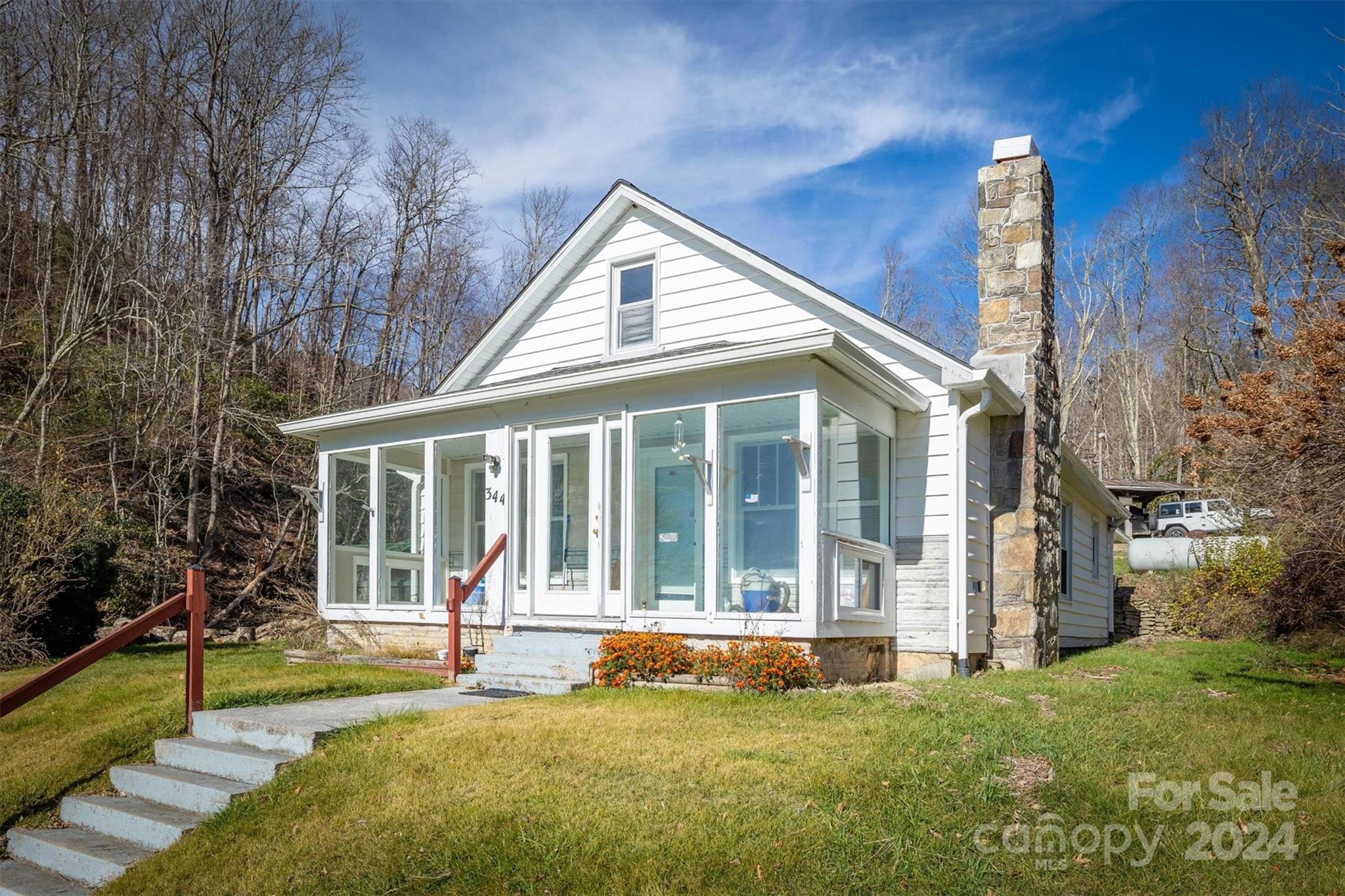 344 & 348 Tumbling Brook Drive