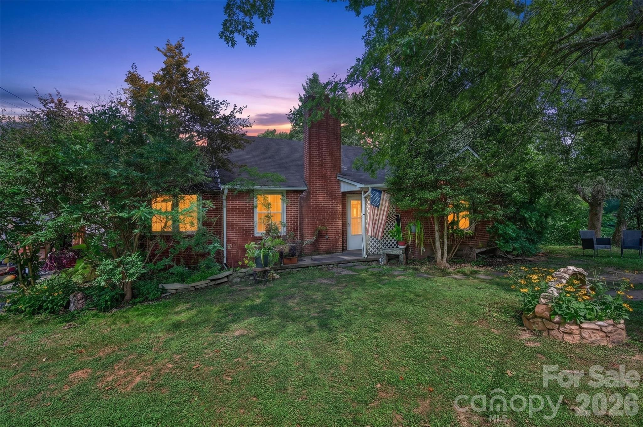 21 Maple Avenue