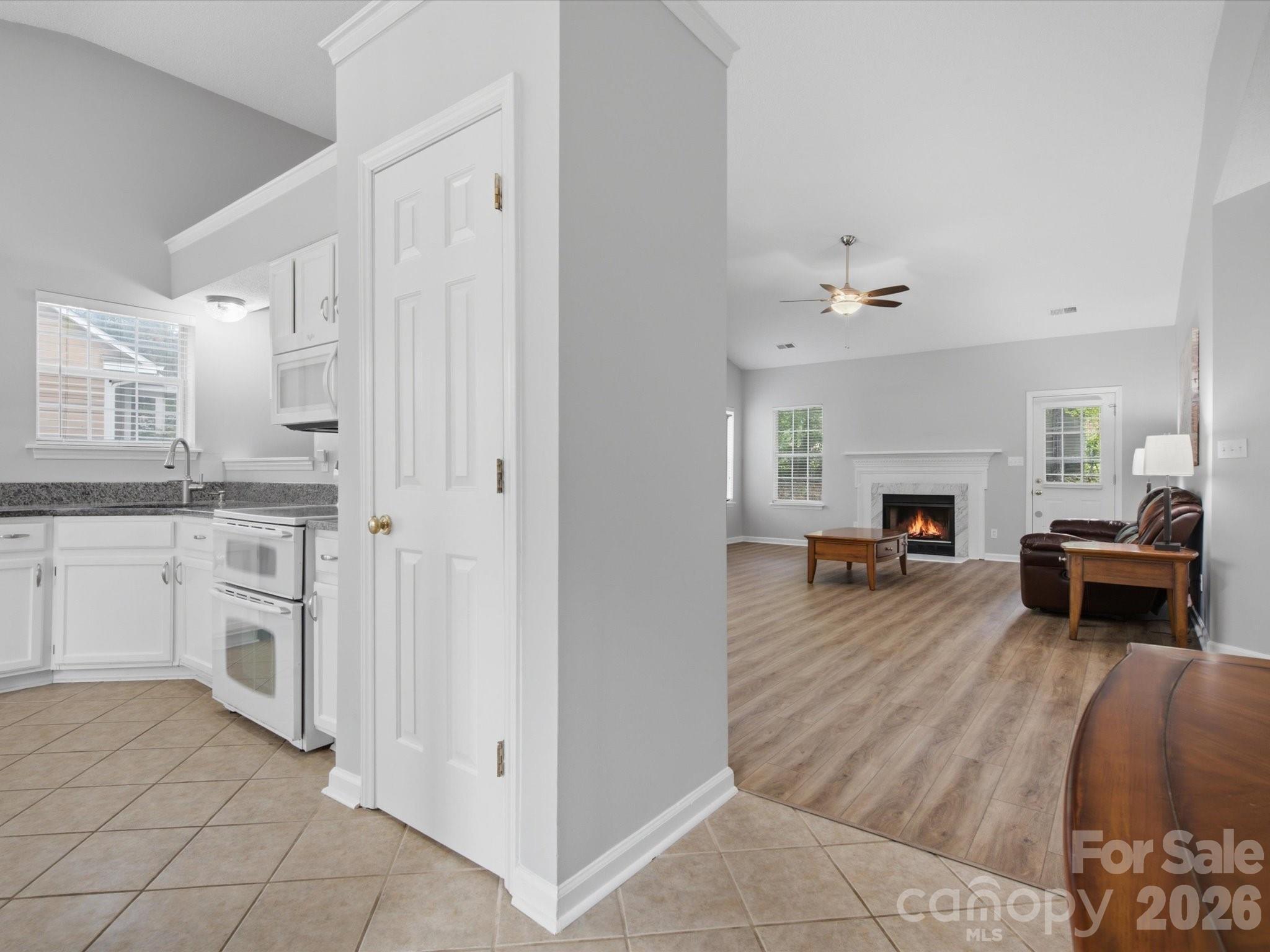 607 Oakbluff Circle