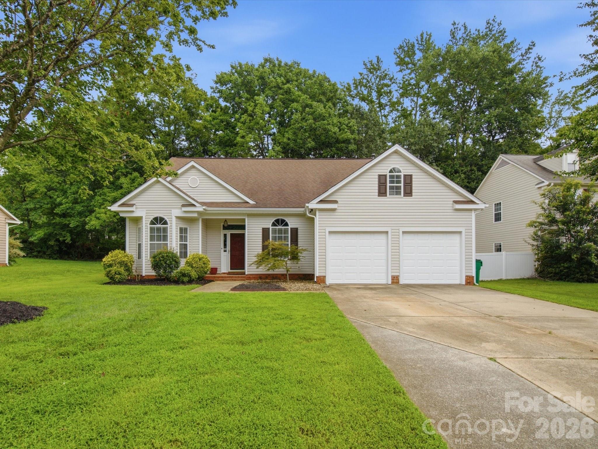 607 Oakbluff Circle