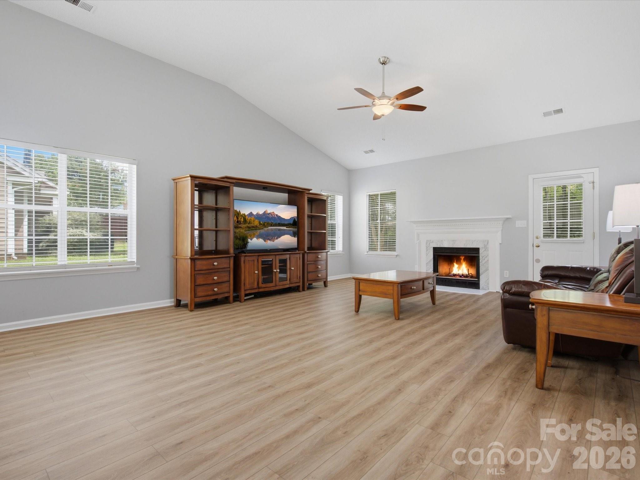 607 Oakbluff Circle