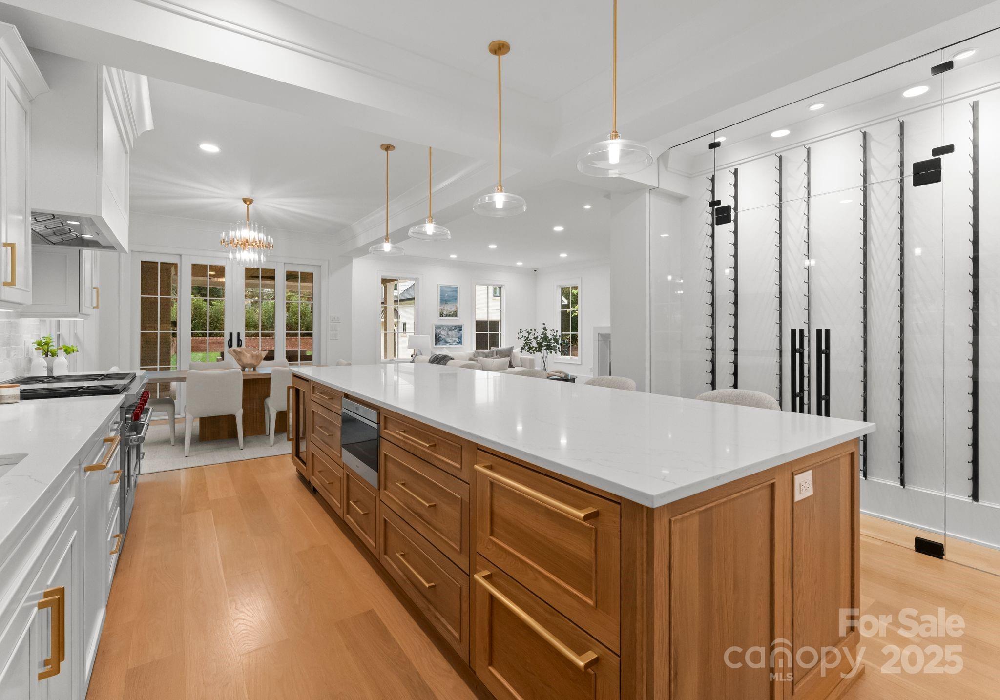 1446 Queens Road W