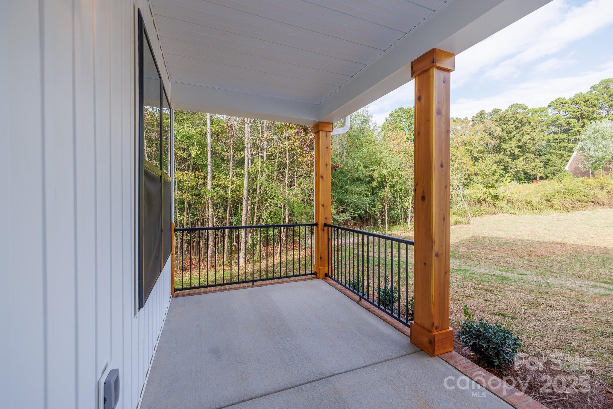 865 Old Farm Road L24