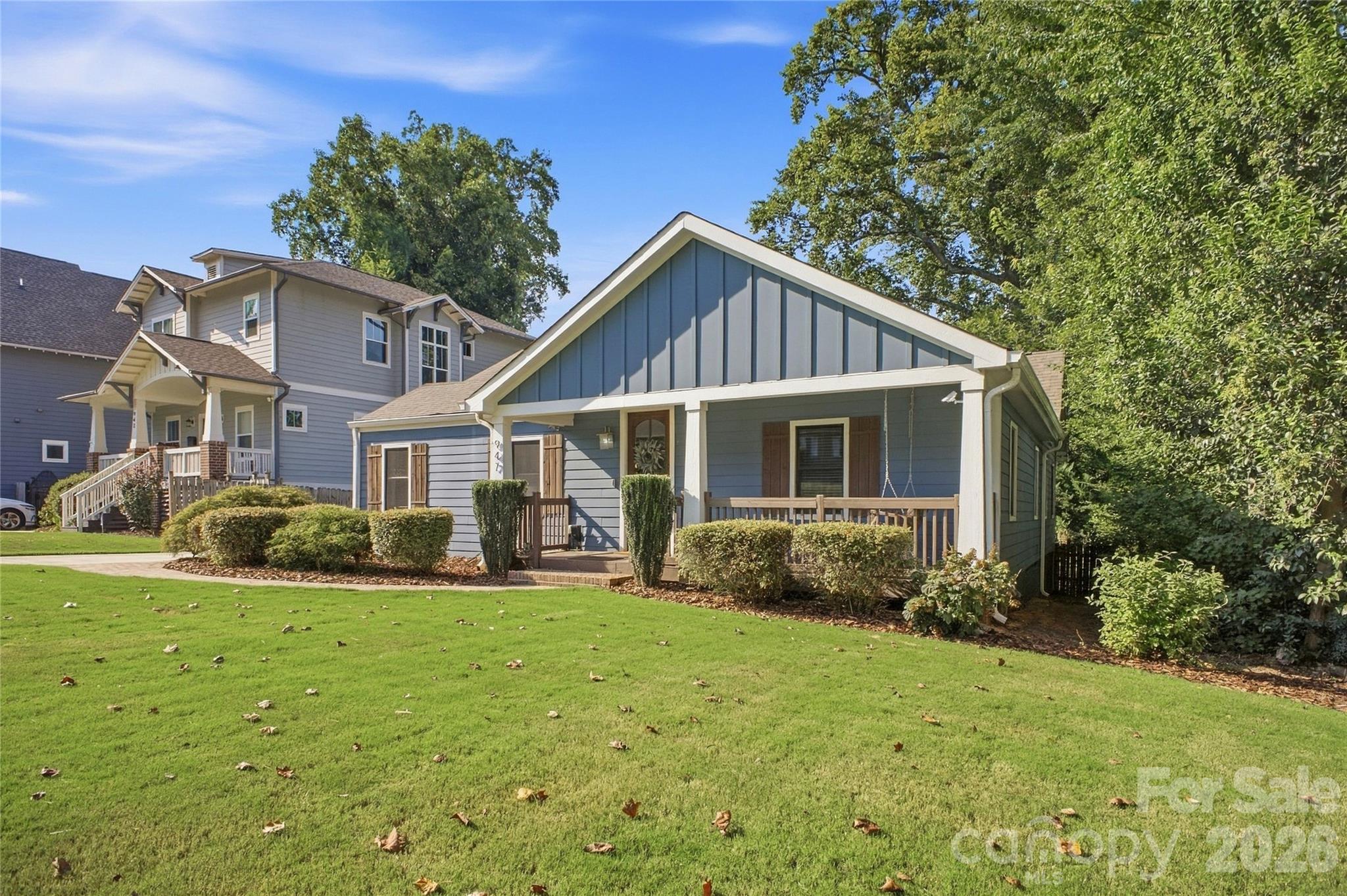 947 Everett Place